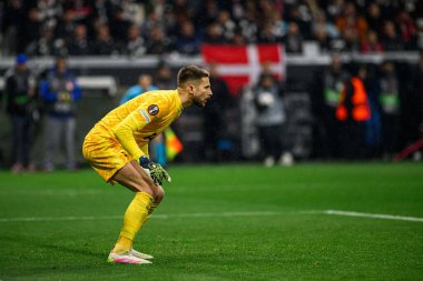 FRANKFURT, GERMANY - 17 Nisan 2025: Guglielmo Vicario - Eintracht Frankfurt ile Tottenham Hotspur F.C. arasındaki UEFA Avrupa Ligi maçı Deutsche Bank Park 'ta..
