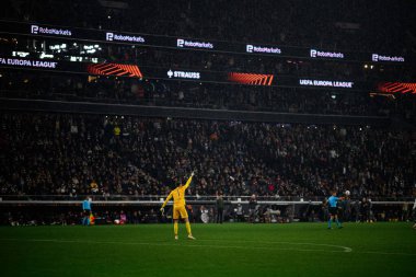 FRANKFURT, GERMANY - 17 Nisan 2025: Guglielmo Vicario - Eintracht Frankfurt ile Tottenham Hotspur F.C. arasındaki UEFA Avrupa Ligi maçı Deutsche Bank Park 'ta..