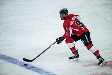 COLOGNE, Almanya - 19 Nisan 2025: Moritz Muller - Hokey play-off maçı DeL KOELNER HAIE - Lanxess Arena 'da EISBAEREN BERLIN. Sadece yazı işleri için. Satmak veya dağıtmak yasaktır.