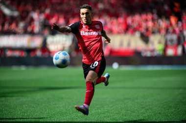 LEVERKUSEN, GERMANY - 26 APRIL, 2025: Alejandro Grimaldo - Bundesliga maçı Bayer 04 Leverkusen FC Augsburg 'a karşı Bayena. 