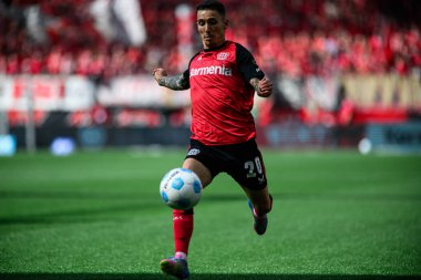 LEVERKUSEN, GERMANY - 26 APRIL, 2025: Alejandro Grimaldo - Bundesliga maçı Bayer 04 Leverkusen FC Augsburg 'a karşı Bayena. 