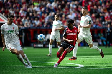 LEVERKUSEN, GERMANY - 26 APRIL, 2025: Nathan Tella - Bundesliga maçı Bayer 04 Leverkusen, Bayarena 'da FC Augsburg' a karşı. 