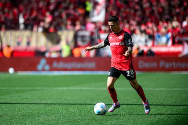 LEVERKUSEN, GERMANY - 26 APRIL, 2025: Alejandro Grimaldo - Bundesliga maçı Bayer 04 Leverkusen FC Augsburg 'a karşı Bayena.