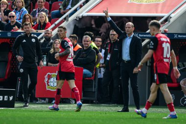 LEVERKUSEN, GERMANY - 26 APRIL, 2025: Jess Thorup - Bundesliga maçı Bayer 04 Leverkusen FC Augsburg 'a karşı Bayarena' da.