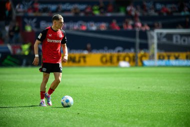 LEVERKUSEN, GERMANY - 26 APRIL, 2025: Florian Wirtz - Bundesliga maçı Bayer 04 Leverkusen FC Augsburg 'a karşı Bayarena. 