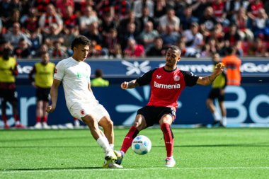 LEVERKUSEN, GERMANY - 26 APRIL, 2025: Arthur - Bundesliga maçı Bayer 04 Leverkusen, Bayarena 'da FC Augsburg' a karşı. 