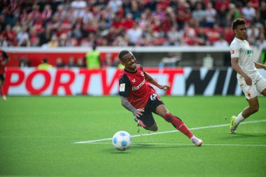 LEVERKUSEN, GERMANY - 26 APRIL, 2025: Arthur - Bundesliga maçı Bayer 04 Leverkusen, Bayarena 'da FC Augsburg' a karşı. 