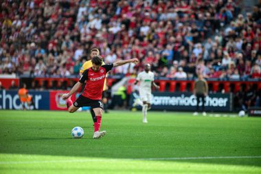LEVERKUSEN, GERMANY - 26 APRIL, 2025: Jonas Hofmann - Bundesliga maçı Bayer 04 Leverkusen FC Augsburg 'a karşı Bayarena' da.