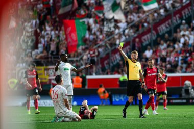 LEVERKUSEN, GERMANY - 26 APRIL, 2025: Dingert, Christian - Bundesliga maçı Bayer 04 Leverkusen FC Augsburg 'a karşı Bayarena' da.