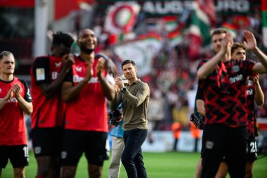 LEVERKUSEN, GERMANY - 26 APRIL, 2025: Xabi Alonso - Bundesliga maçı Bayer 04 Leverkusen FC Augsburg 'a karşı Bayarena' da. 
