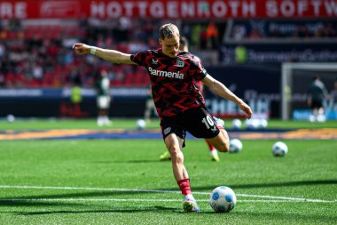LEVERKUSEN, GERMANY - 26 APRIL, 2025: Florian Wirtz - Bundesliga maçı Bayer 04 Leverkusen FC Augsburg 'a karşı Bayarena. 