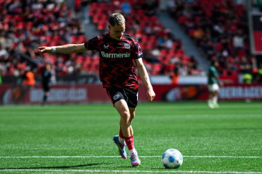 LEVERKUSEN, GERMANY - 26 APRIL, 2025: Florian Wirtz - Bundesliga maçı Bayer 04 Leverkusen FC Augsburg 'a karşı Bayarena. 
