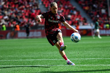 LEVERKUSEN, GERMANY - 26 APRIL, 2025: Florian Wirtz - Bundesliga maçı Bayer 04 Leverkusen FC Augsburg 'a karşı Bayarena. 