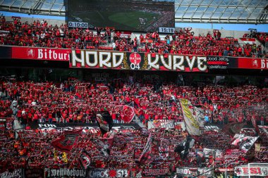 LEVERKUSEN, GERMANY - 26 APRIL, 2025: Fans, support - Bundesliga maçı Bayer 04 Leverkusen FC Augsburg 'a karşı Bayarena' da.