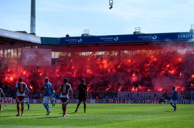 BOCHUM, GERMANY - 27 APRIL, 2025: Screen score and fan pyrosupport - The Bundesliga match VfL Bochum - 1. FC Union Berlin 1: 1 Vonovia Stadyumu 'nda.
