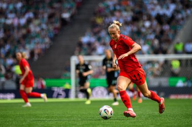 COLOGNE, GERMANY - 1 Mayıs 2025: Lea Schuller - DFB-Pokal Frauen (Almanya Kadınlar Kupası) maçı FC Bayern Münih - SV Werder Bremen - Rhein Enerji Stadyumu 'nda.