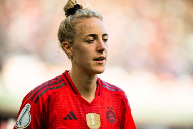 COLOGNE, GERMANY - 1 Mayıs 2025: Carolin Simon - DFB-Pokal Frauen (Almanya Kadınlar Kupası) maçı FC Bayern Münih - SV Werder Bremen Rhein Enerji Stadyumu 'nda.
