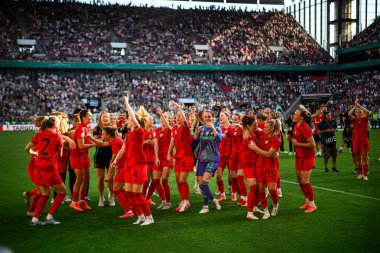 COLOGNE, GERMANY - 1 Mayıs 2025: - DFB-Pokal Frauen (Almanya Kadınlar Kupası) FC Bayern Münih - SV Werder Bremen maçı Rhein Energie Stadion 'da.
