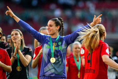 COLOGNE, GERMANY - 1 Mayıs 2025: Ena Mahmutoviç - DFB-Pokal Frauen (Almanya Kadınlar Kupası) maçı FC Bayern Münih 'e karşı SV Werder Bremen Rhein Enerji Stadyumu' nda.