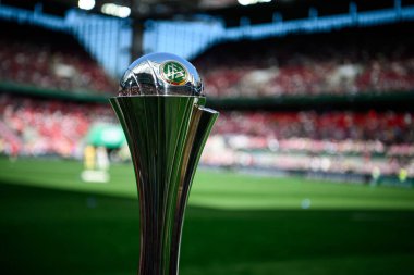 COLOGNE, GERMANY - 1 Mayıs 2025: Trophy - DFB-Pokal Frauen (Almanya Kadınlar Kupası) FC Bayern Münih - SV Werder Bremen maçı Rhein Enerji Stadyumu 'nda.