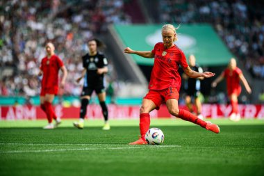 COLOGNE, GERMANY - 1 Mayıs 2025: Pernille Harder - DFB-Pokal Frauen (Almanya Kadınlar Kupası) maçı FC Bayern Münih-SV Werder Bremen 'e karşı Rhein Enerji Stadyumu' nda.