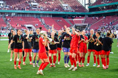 COLOGNE, GERMANY - 1 Mayıs 2025: Klara Buhl - DFB-Pokal Frauen (Almanya Kadınlar Kupası) FC Bayern Münih-SV Werder Bremen 'e karşı Rhein Enerji Stadyumu' nda maç.