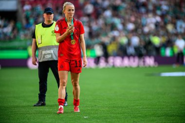 COLOGNE, GERMANY - 1 Mayıs 2025: Alara Sehitler, Anna Wellmann - DFB-Pokal Frauen (Almanya Kadınlar Kupası) maçı FC Bayern Münih - SV Werder Bremen - Rhein Enerji Stadyumu 'nda.