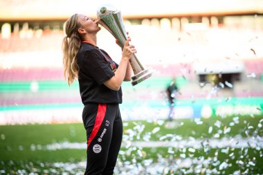 COLOGNE, GERMANY - 1 Mayıs 2025: Larissa Hauenstein - DFB-Pokal Frauen (Almanya Kadınlar Kupası) maçı FC Bayern Münih - SV Werder Bremen - Rhein Energie Stadion 'da.