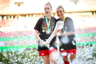 COLOGNE, GERMANY - 1 Mayıs 2025: Alara, Arianna Caruso - DFB-Pokal Frauen (Almanya Kadınlar Kupası) maçı FC Bayern Münih - SV Werder Bremen - Rhein Energie Stadion.