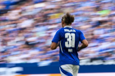 GELSENKIRCHEN, ALMANY - 2 MAYIS 2025 Taylan Bulut - 2 Mayıs 'lık futbol maçı. Bundesliga FC Schalke 04 - SC Paderborn 07 Veltins Arena.