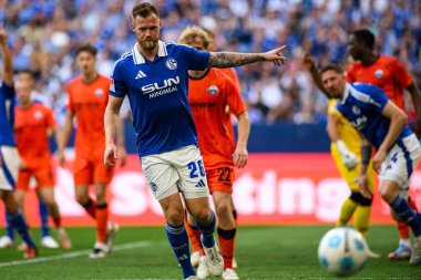 GELSENKIRCHEN, GERMANY - 2 Mayıs 2025: Tomas Kalas - 2. Bundesliga FC Schalke 04 - SC Paderborn 07 Veltins Arena.