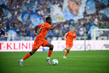 GELSENKIRCHEN, GERMANY - 2 Mayıs 2025: 2 futbol maçı. Bundesliga FC Schalke 04 - SC Paderborn 07 Veltins Arena.
