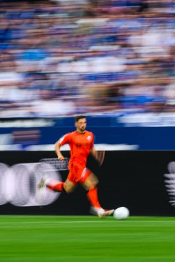 GELSENKIRCHEN, GERMANY - 2 Mayıs 2025: 2 futbol maçı. Bundesliga FC Schalke 04 - SC Paderborn 07 Veltins Arena.