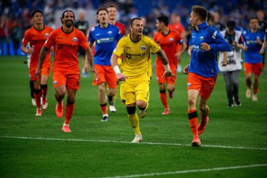 GELSENKIRCHEN, ALMANY - 2 MAYIS 2025 Manuel Riemann - 2 Mayıs 'lık futbol maçı. Bundesliga FC Schalke 04 - SC Paderborn 07 Veltins Arena.