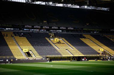 DORTMUND, GERMANY - 3 Mayıs 2025: Signal Iduna Park 'ta Borussia Dortmund vs Vfl Wolfsburg futbol karşılaşması