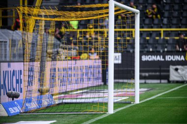 DORTMUND, GERMANY - 3 Mayıs 2025: Signal Iduna Park 'ta Borussia Dortmund vs Vfl Wolfsburg futbol karşılaşması