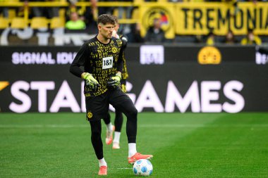 DORTMUND, GERMANY - 3 Mayıs 2025: Gregor Kobel - Borussia Dortmund-Vfl Wolfsburg maçı Signal Iduna Park 'ta