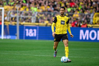 DORTMUND, GERMANY - 3 Mayıs 2025: Ramy Bensebaini - Borussia Dortmund, Signal Iduna Park 'ta Vfl Wolfsburg' a karşı futbol maçı