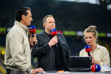 DORTMUND, GERMANY - 3 Mayıs 2025: Ralph Hasenhuttl - Signal Iduna Park 'ta Borussia Dortmund vs Vfl Wolfsburg futbol maçı