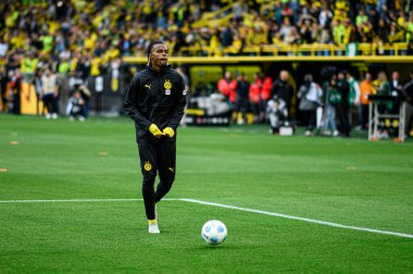 DORTMUND, GERMANY - 3 Mayıs 2025: Carney Chukwuemeka - Borussia Dortmund-Vfl Wolfsburg futbol karşılaşması Signal Iduna Park 'ta