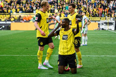DORTMUND, GERMANY - 3 Mayıs 2025: Julian Brandt, Pascal Gross, Serhou Guirassy - Borussia Dortmund-Vfl Wolfsburg maçı Signal Iduna Park 'ta