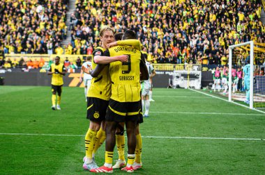 DORTMUND, GERMANY - 3 Mayıs 2025: Julian Brandt, Pascal Gross, Serhou Guirassy - Borussia Dortmund-Vfl Wolfsburg maçı Signal Iduna Park 'ta