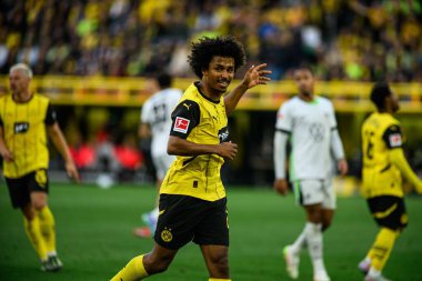 DORTMUND, GERMANY - 3 Mayıs 2025: Karim Adeyemi - Borussia Dortmund, Signal Iduna Park 'ta Vfl Wolfsburg' a karşı futbol maçı