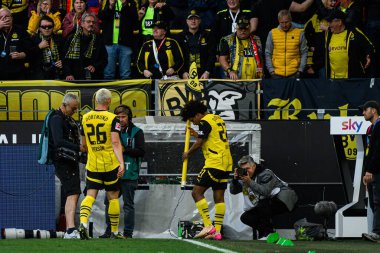 DORTMUND, GERMANY - 3 Mayıs 2025: Signal Iduna Park 'ta Borussia Dortmund vs Vfl Wolfsburg futbol karşılaşması