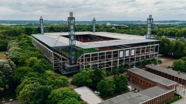 COLOGNE, ALMANY - 5 Mayıs 2025: Rhein Enerji Stadyumu 'nun havadan görünüşü. Bundesliga Club 1 'in ev sahibi stadyumu. FC Koln. Kadınlar Dünya Kupası Stadyumu. 2027