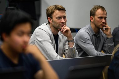 LEVERKUSEN, ALMANY - 9 MAYIS 2025: Basın toplantısı. Bundesliga maçı Bayer 04 Leverkusen, Bayarena 'da Borusssia Dortmund' a karşı..