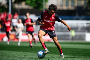 LEVERKUSEN, ALMANY - 10 MAYIS 2025: Montrell Culbreath - Yarı-Final. A-Junioren Bundesliga maçı Bayer 04 Leverkusen, FC Bayern 'e karşı Ulrich-Haberland Stadyumu' nda.