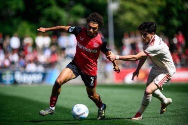 LEVERKUSEN, ALMANY - 10 MAYIS 2025: Montrell Culbreath - Yarı-Final. A-Junioren Bundesliga maçı Bayer 04 Leverkusen, FC Bayern 'e karşı Ulrich-Haberland Stadyumu' nda.