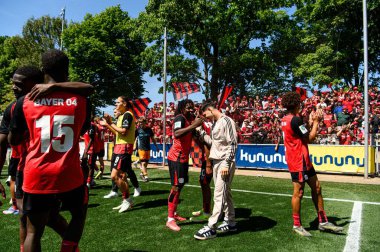 LEVERKUSEN, ALMANY - 10 MAYIS 2025: Bayer 04 U19 - Yarı-Final. A-Junioren Bundesliga maçı Bayer 04 Leverkusen, FC Bayern 'e karşı Ulrich-Haberland Stadyumu' nda.