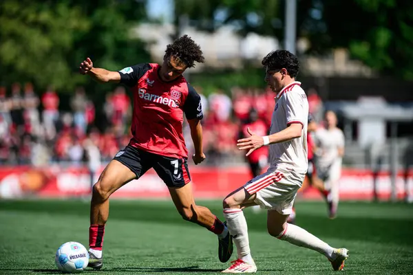 LEVERKUSEN, ALMANY - 10 MAYIS 2025: Montrell Culbreath - Yarı-Final. A-Junioren Bundesliga maçı Bayer 04 Leverkusen, FC Bayern 'e karşı Ulrich-Haberland Stadyumu' nda.